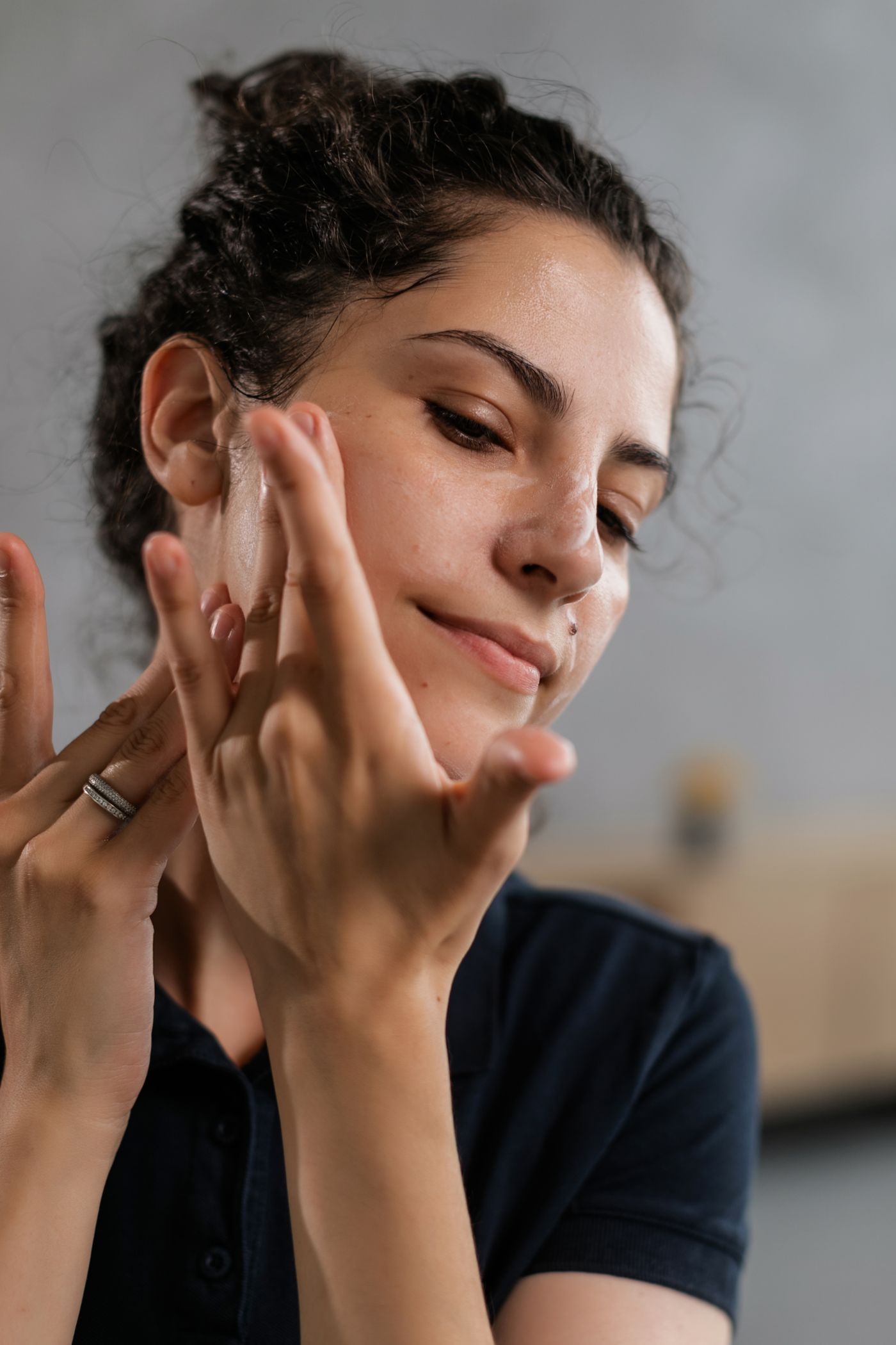 Fotografia de cuidado facial por Alena Darmel